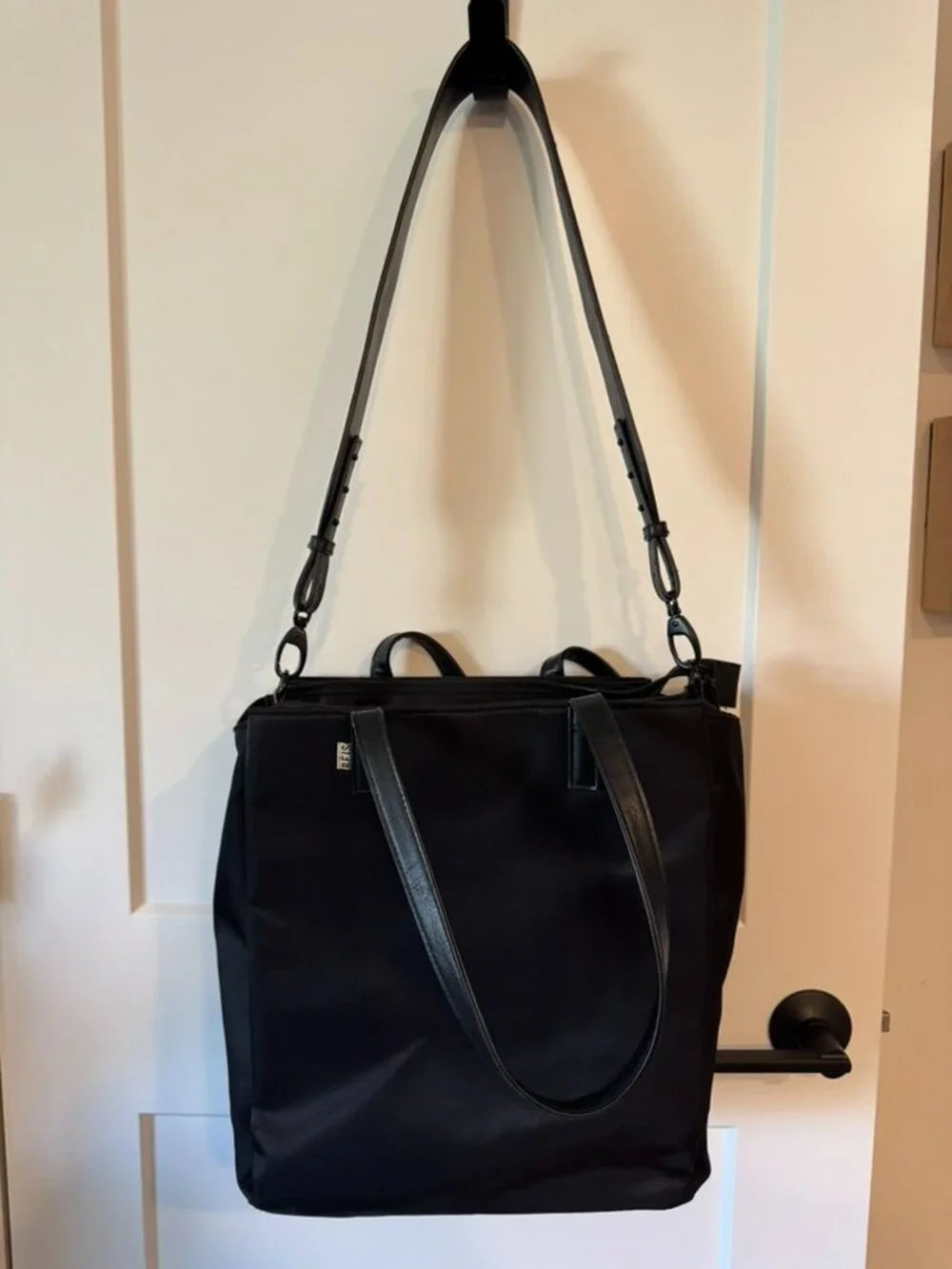 Beis Commuter Tote in Black